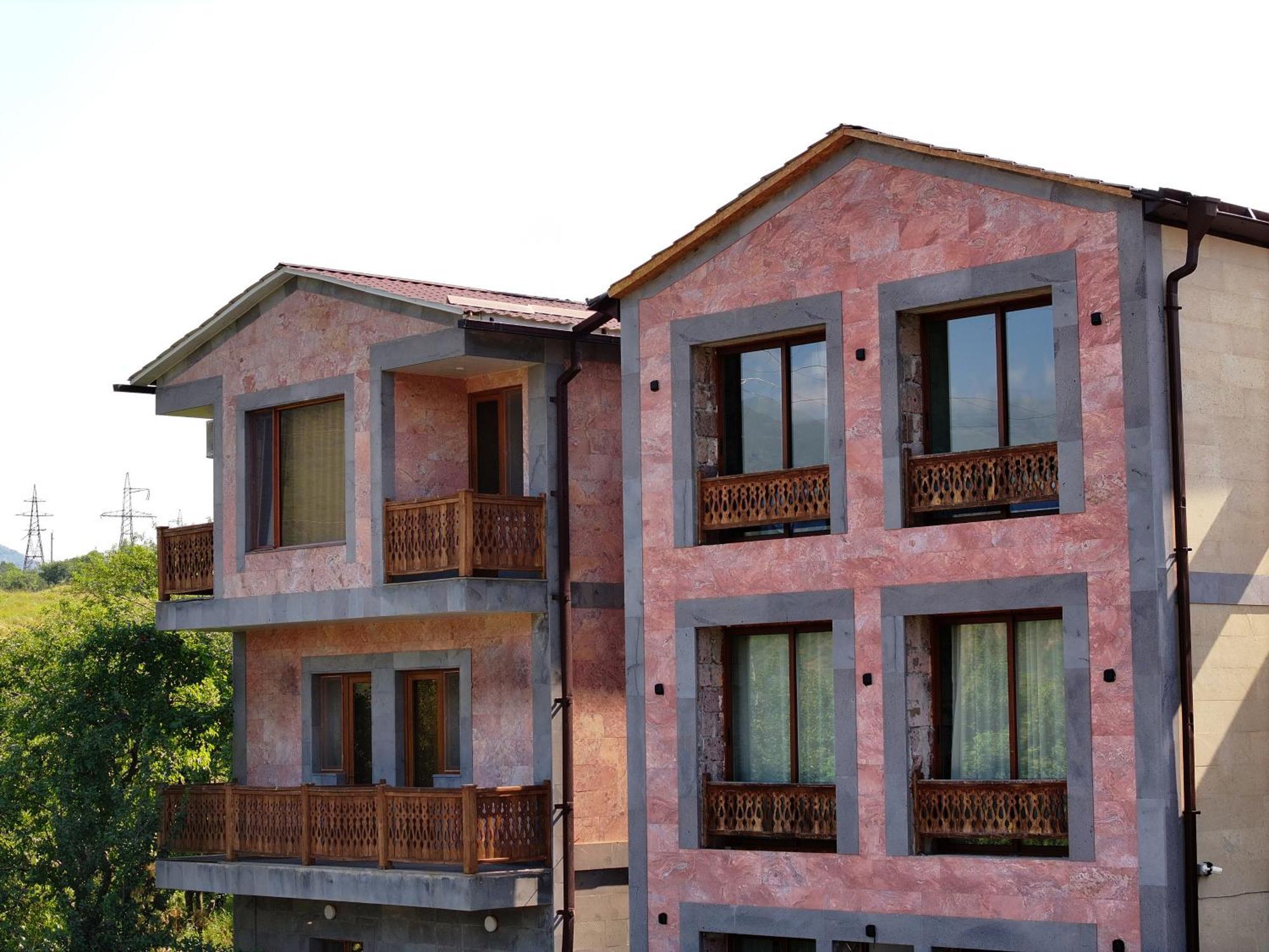 Kefilyan Family Hotel Sanain Exteriör bild
